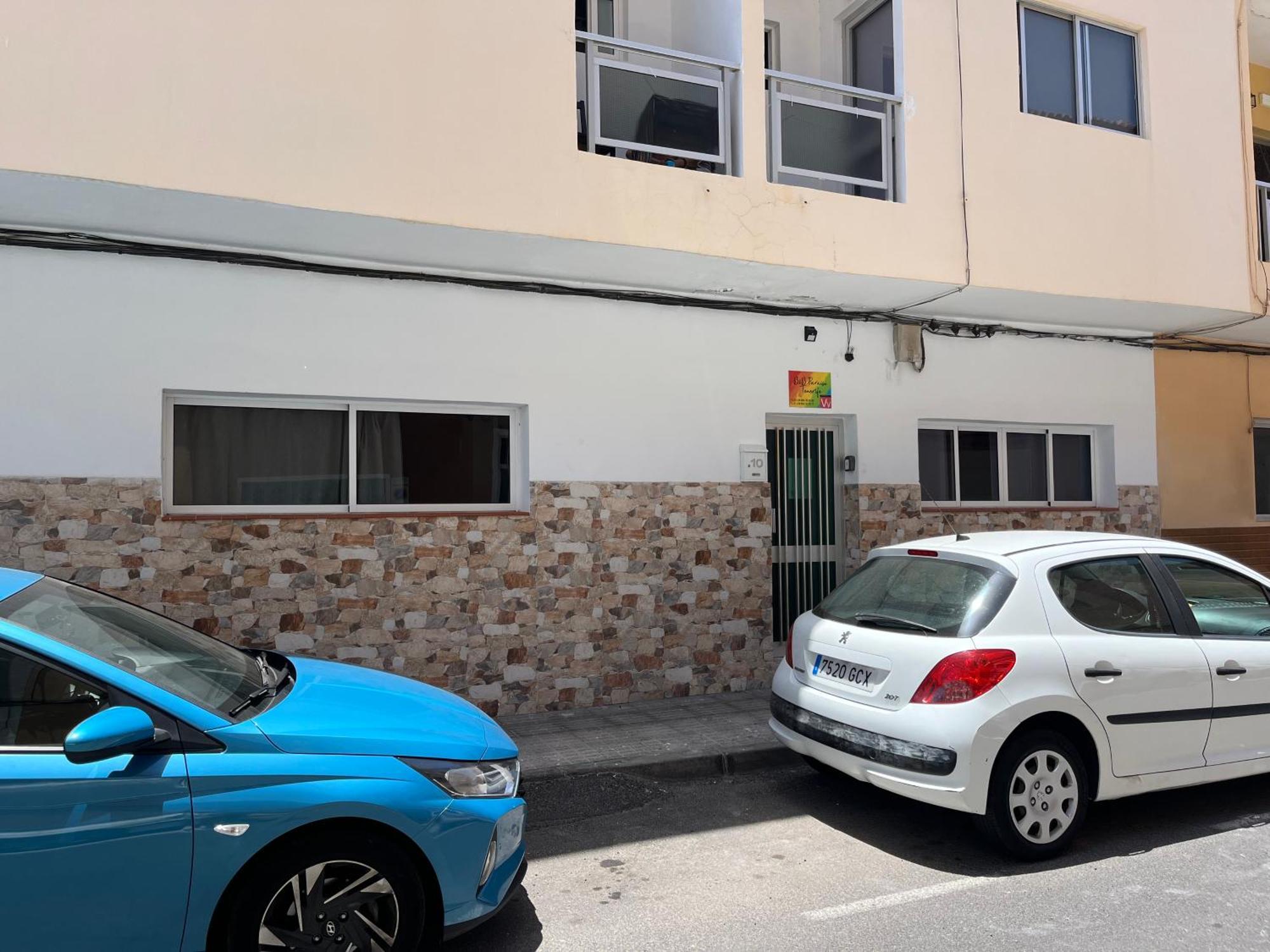 B&B Paraiso Tenerife Super Economy Rooms Airport Los Abrigos Exteriör bild